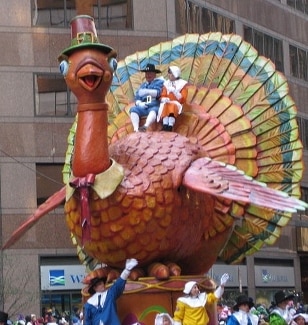 Macy's t day parade by Ben+Sam