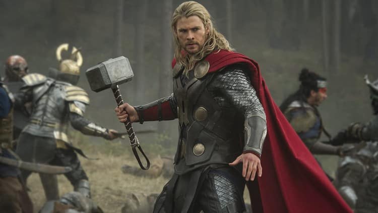 Netflix's Ragnarok: How Thor Gets His Powers and Mjolnir