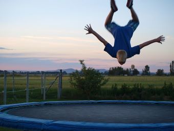 trampoline-pixabay